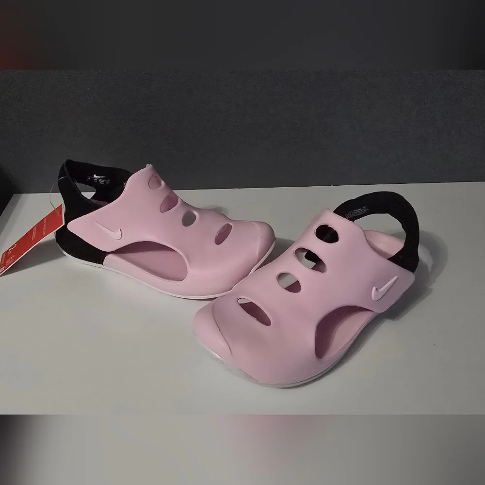 Nike Sunray Protect 3 sandals in Pink